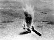 USS_Hammann_alongside_USS_Yorktown-both_torpedoed